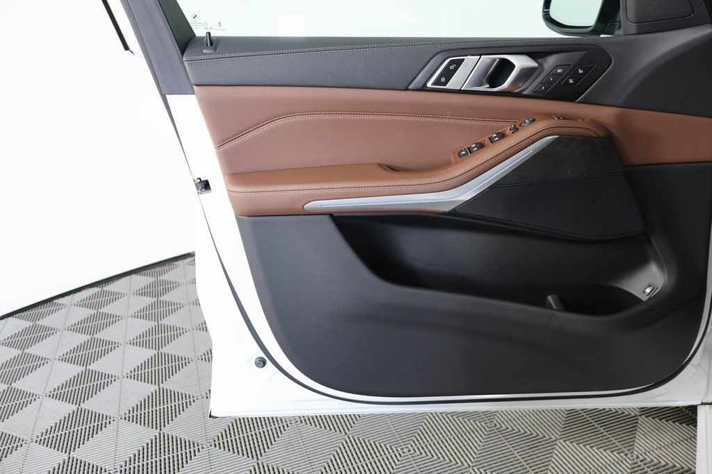 Thumbnail: 2023 BMW X5 - 12