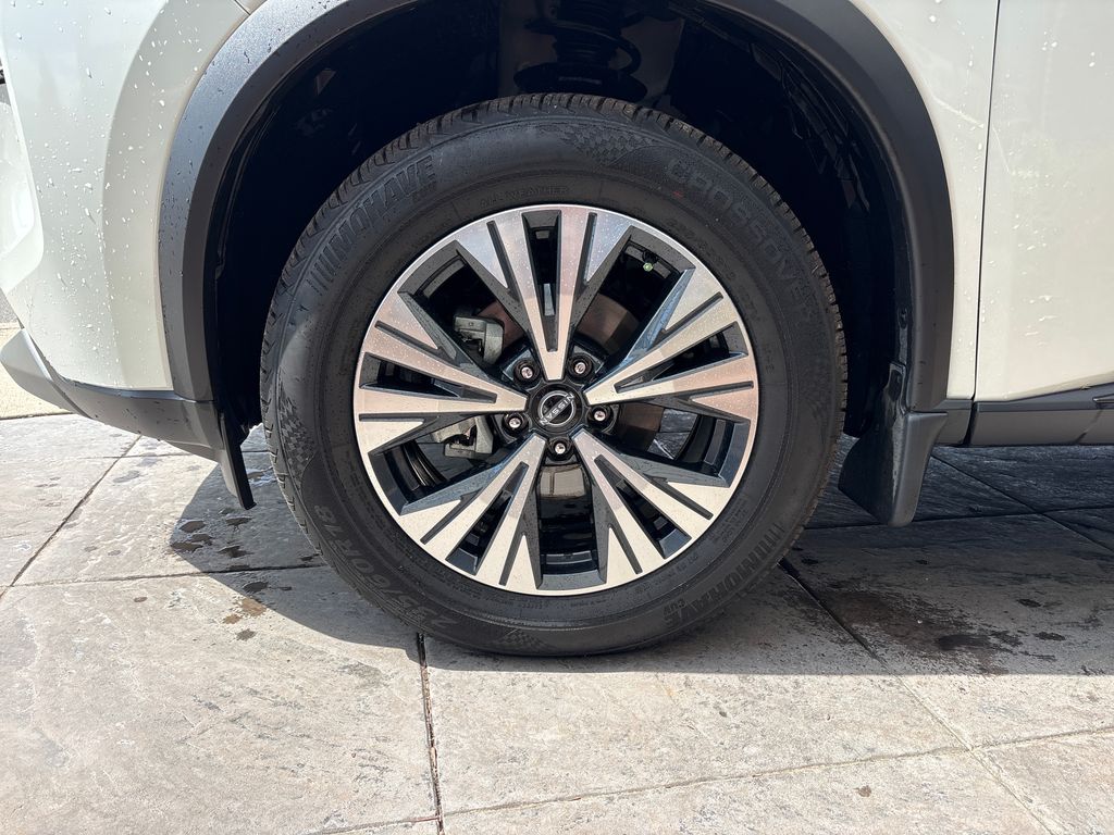 Used 2023 White Nissan SV image 10