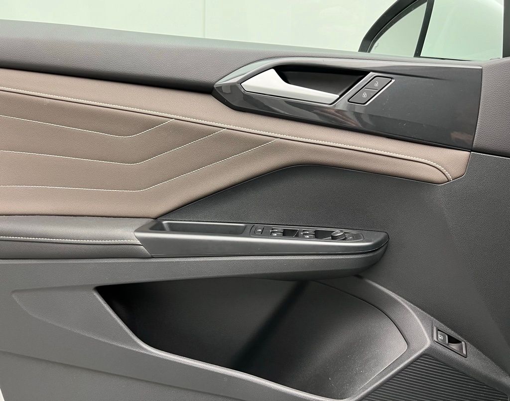 Thumbnail: 2024 Volkswagen Taos - 19