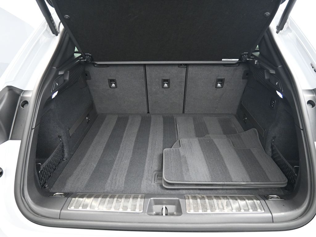 Certified Used 2025 White Porsche  image 26