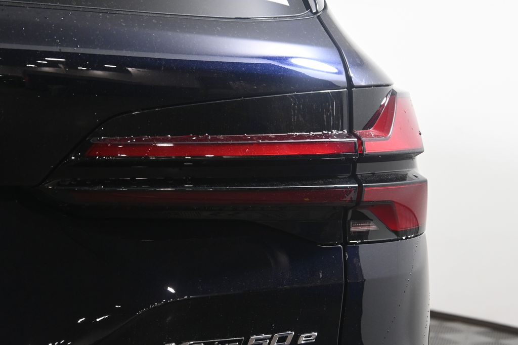Thumbnail: 2026 BMW X5 - 13