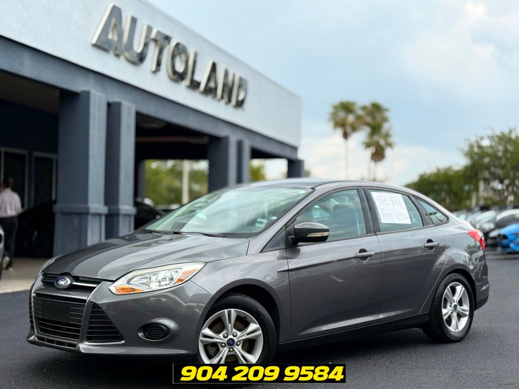 Sterling Gray Metallic 2014 Ford Focus SE Sedan Front-Wheel Drive 6-Speed Automatic