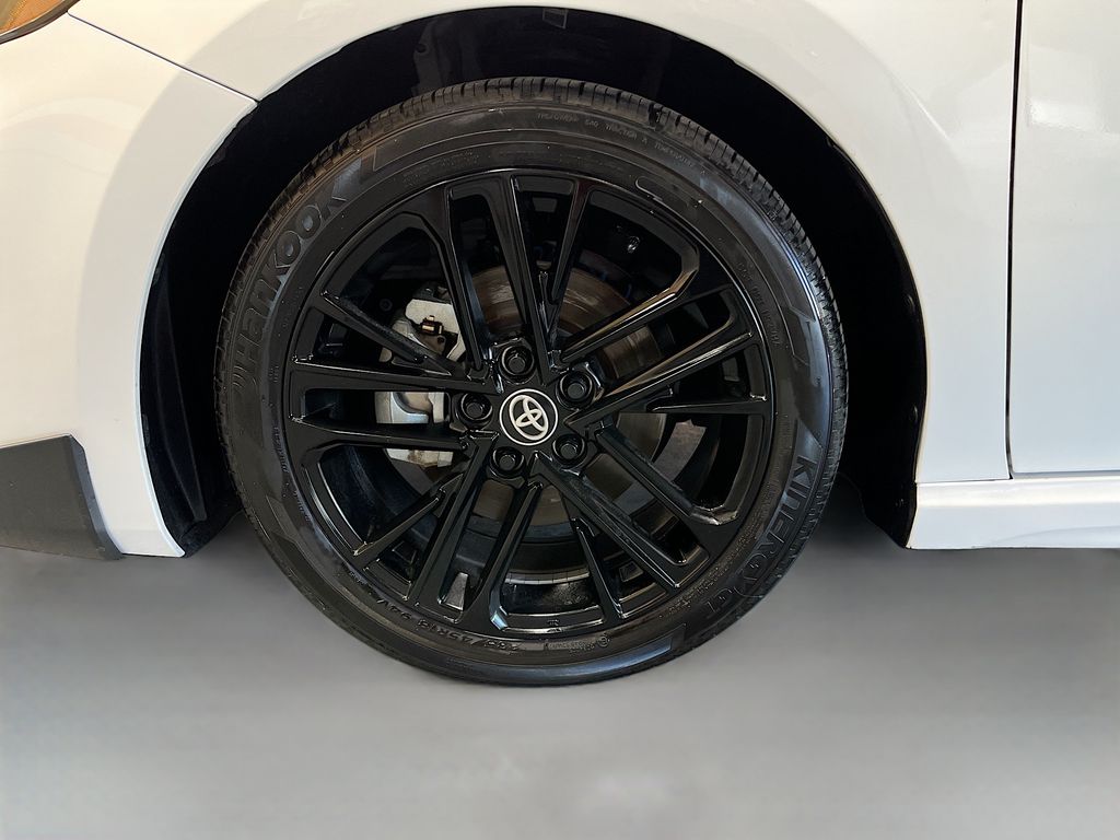 Used 2025 Ice Toyota SE image 31
