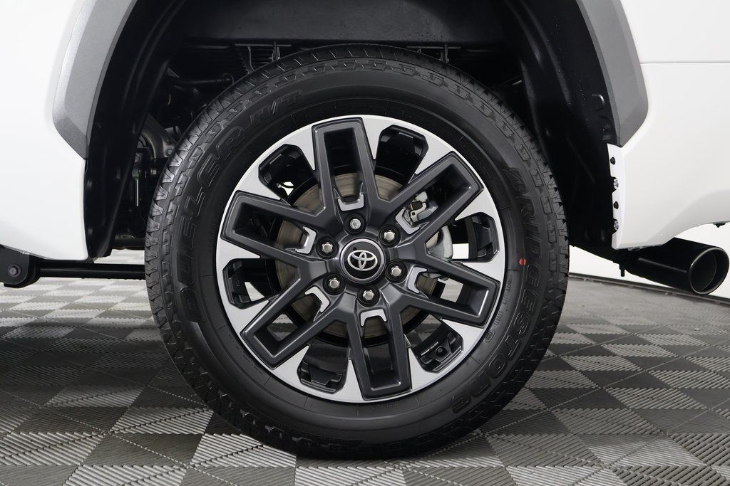 2025 Toyota Tundra Limited 10