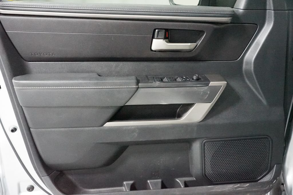 Thumbnail: 2022 Toyota Tundra - 32