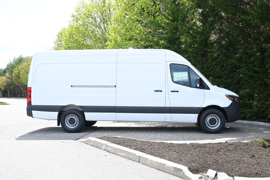 Thumbnail: 2026 Mercedes-Benz Sprinter - 7