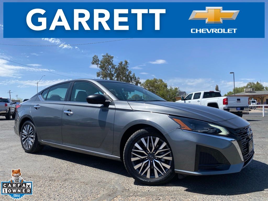 Gray (Gun Metallic) 2025 Nissan Altima Sedan Front-Wheel Drive Continuously Variable Transmission