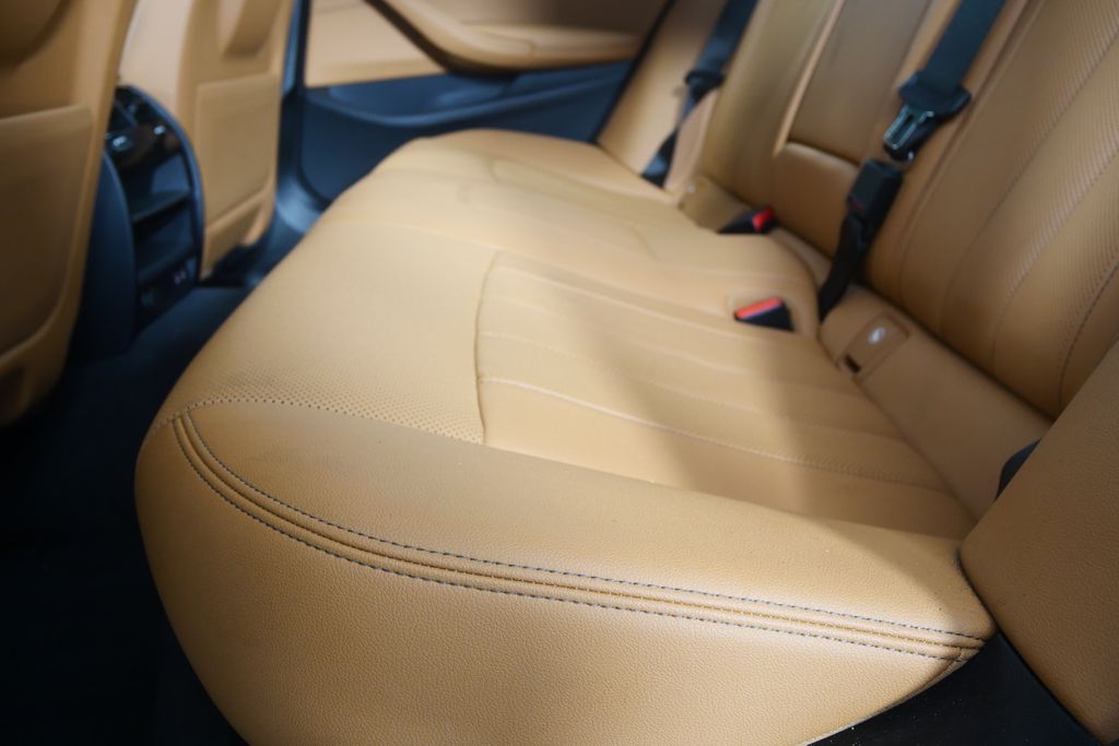 Thumbnail: 2023 BMW 5 Series - 14