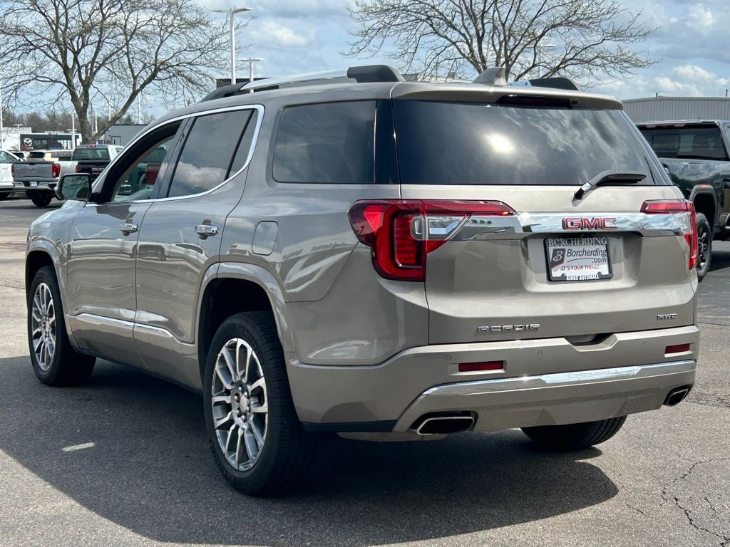 View vehicle photo 5