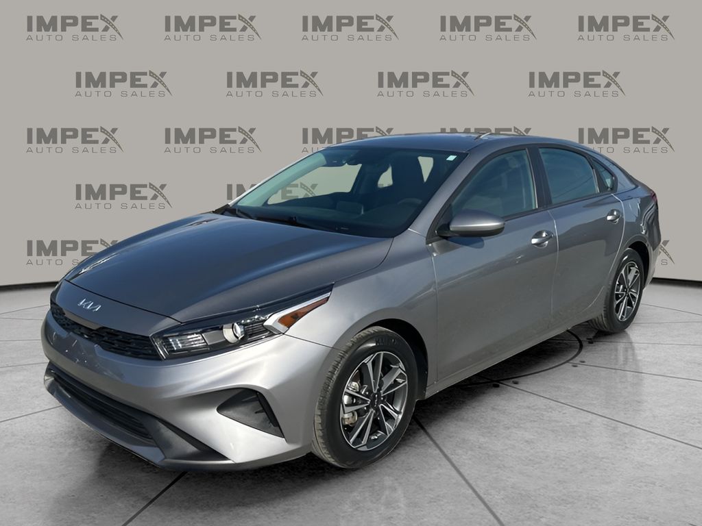 2024 Kia Forte LXS's photo