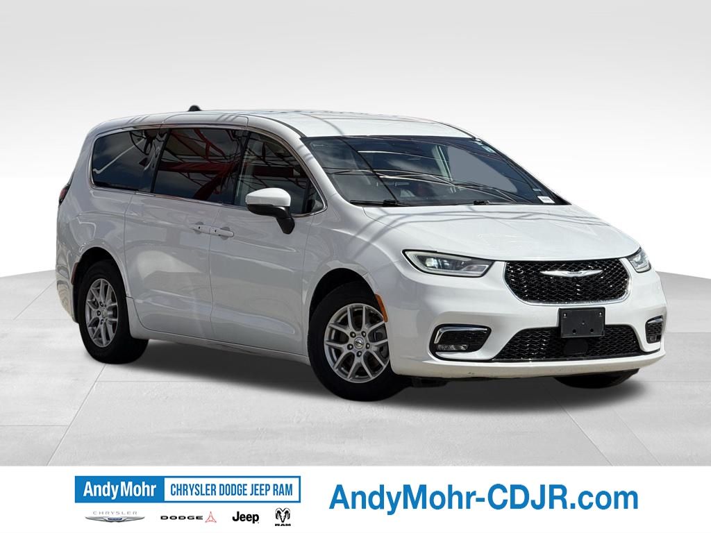 Bright White Clearcoat 2023 Chrysler Pacifica Touring L FWD Minivan Front-Wheel Drive 9-Speed Automatic