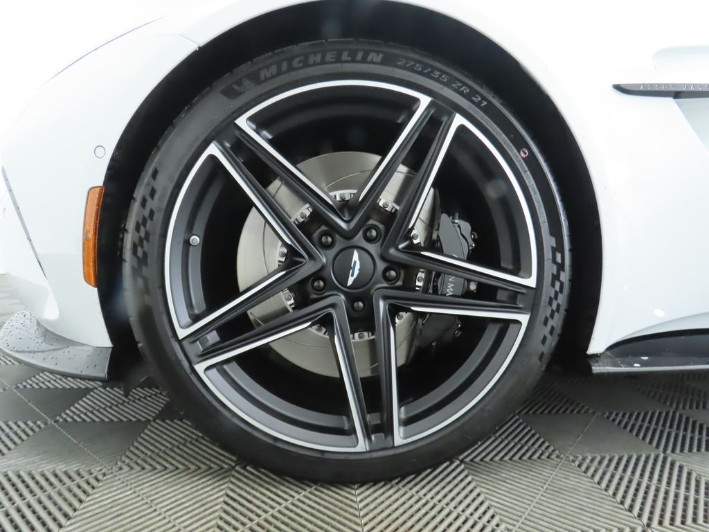 Thumbnail: 2025 Aston Martin Vantage - 28