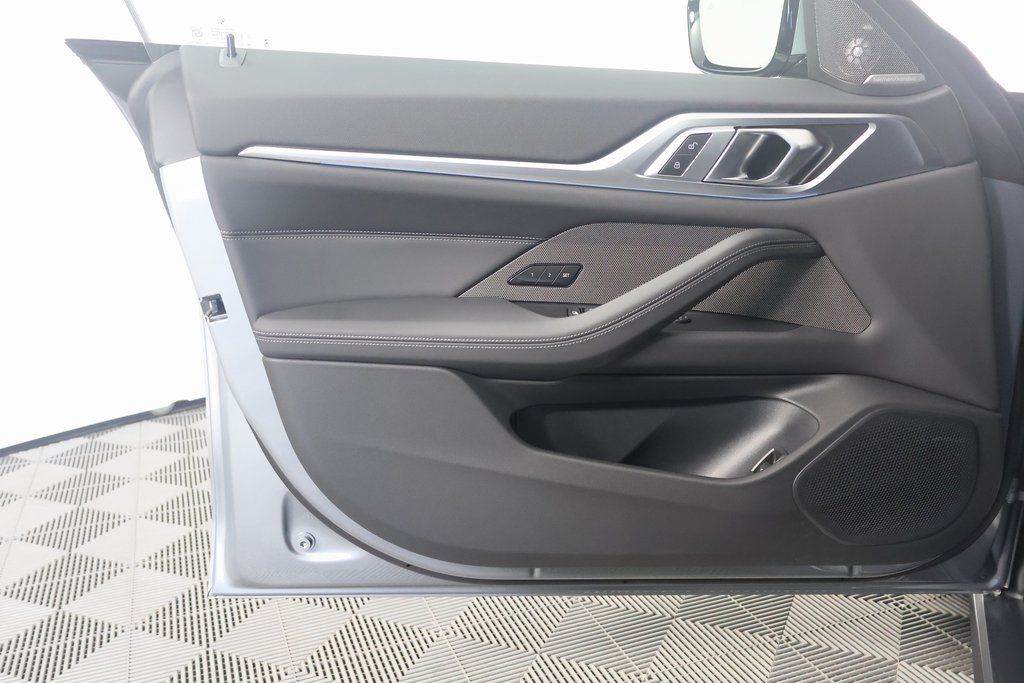 Thumbnail: 2025 BMW i4 - 7