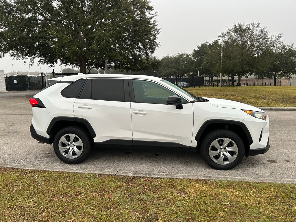 Thumbnail: 2022 Toyota RAV4 - 6