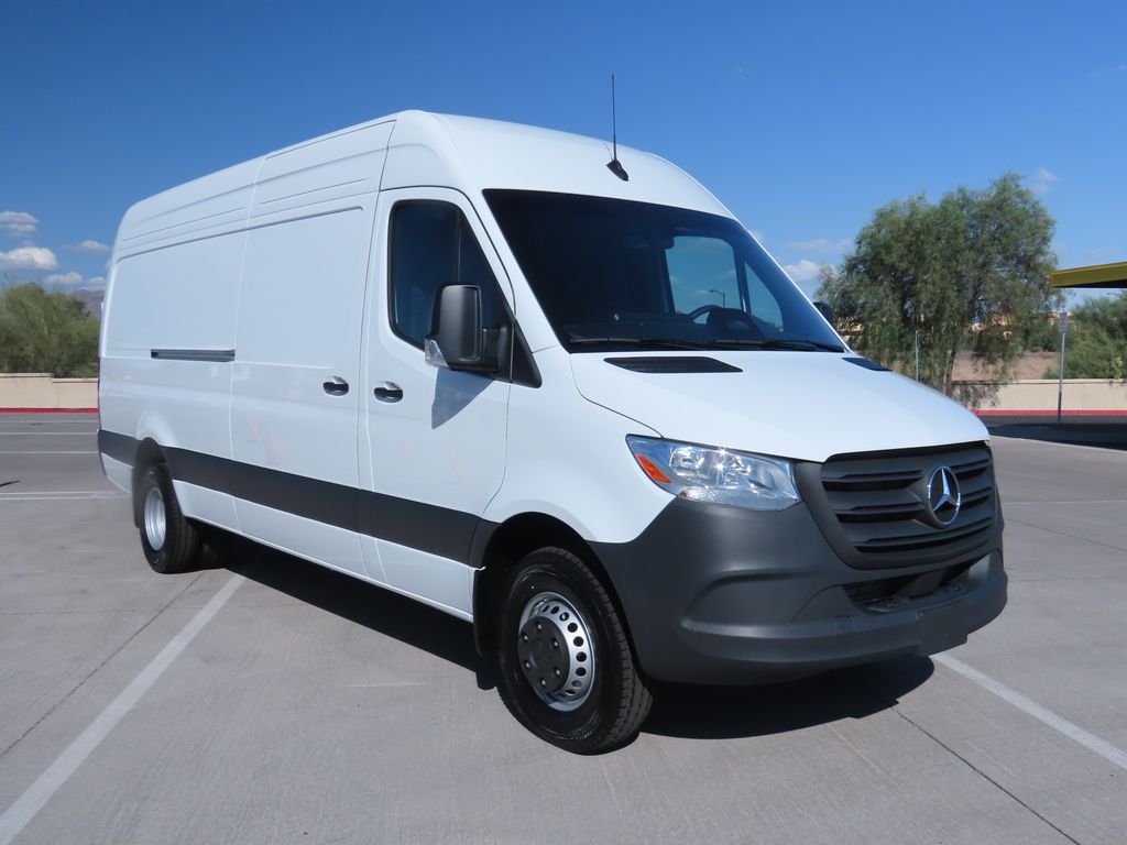 Thumbnail: 2025 Mercedes-Benz Sprinter - 3