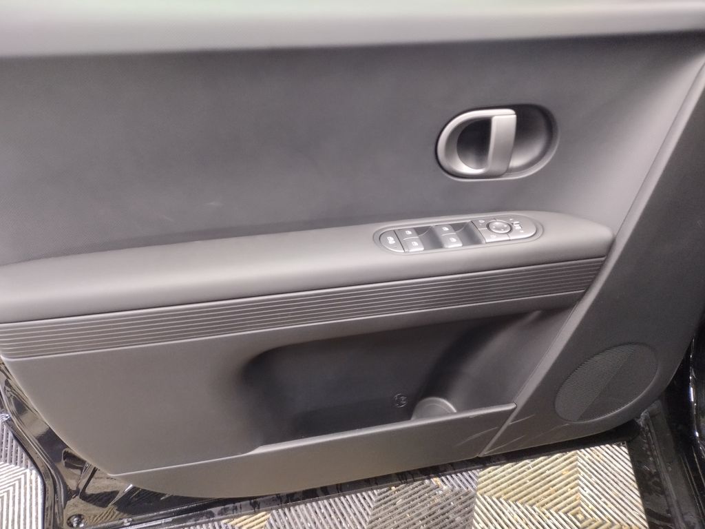 2026 Hyundai IONIQ 5 SE Standard Range