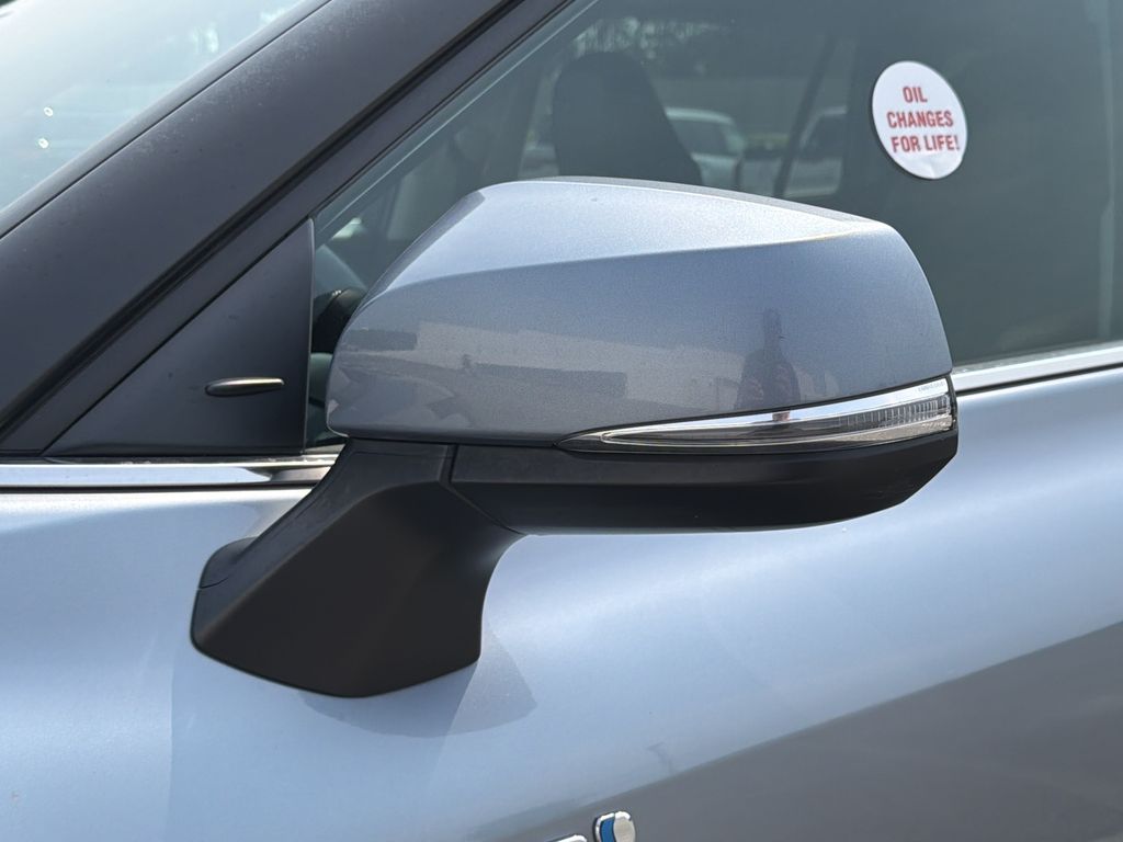 Used 2021 Toyota Highlander Hybrid SUV