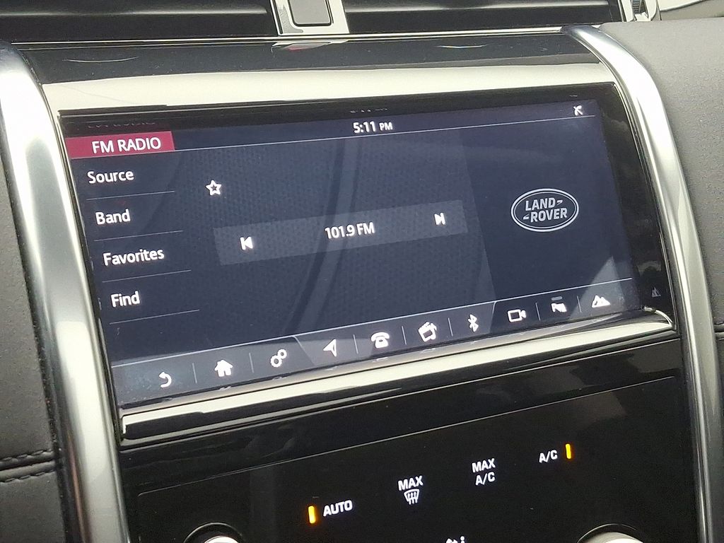 Thumbnail: 2020 Land Rover Discovery Sport - 17