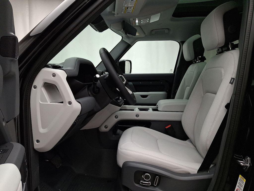 Thumbnail: 2025 Land Rover Defender - 8