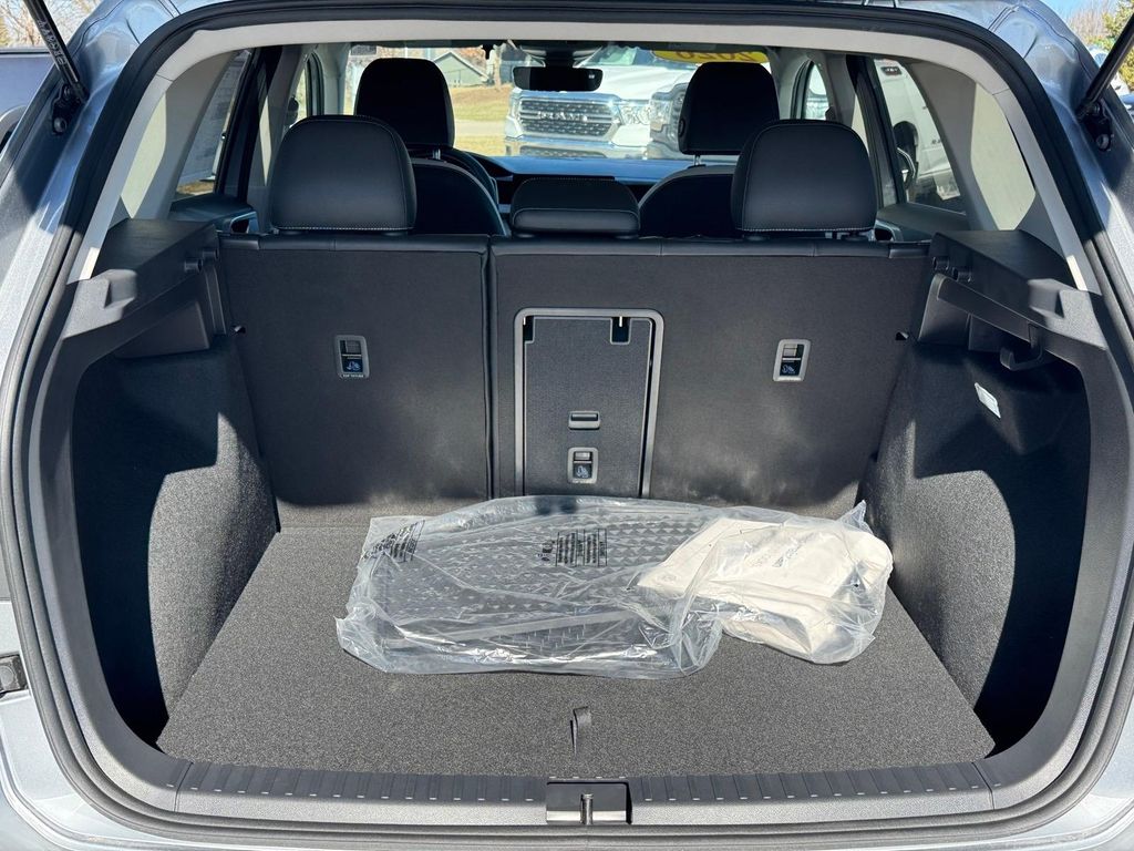 New 2026 Pyrite Silver Metallic Volkswagen 1.5T SE image 5