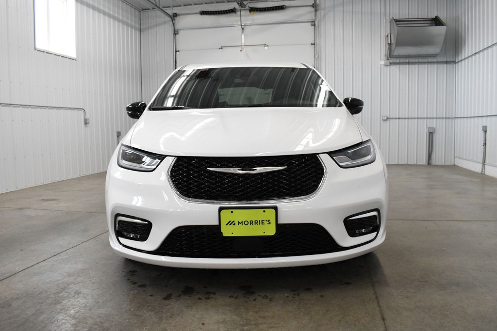 Used 2026 White Chrysler Select image 15