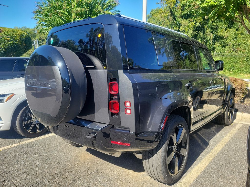 2025 Land Rover Defender 110 4