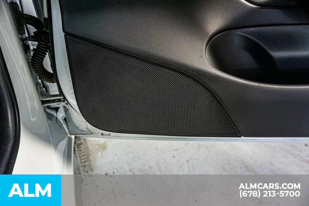 Used 2018  Tesla Long Range image 44
