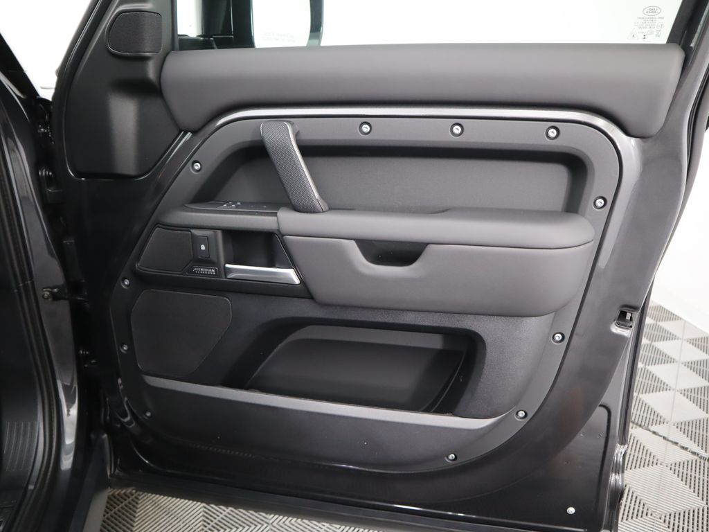 Thumbnail: 2025 Land Rover Defender - 25