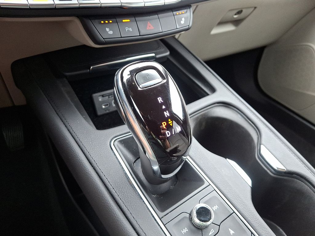 Thumbnail: 2022 Cadillac XT4 - 15
