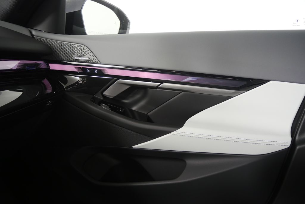 Thumbnail: 2026 BMW 5 Series - 25