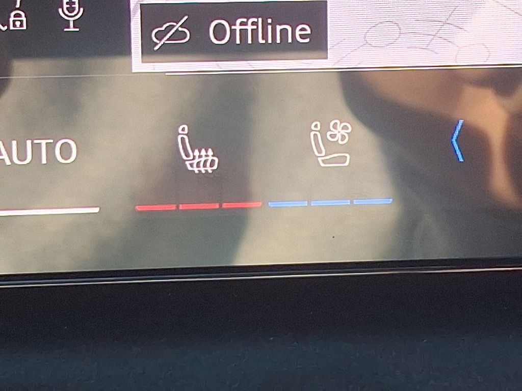 Thumbnail: 2025 Audi Q6 e-tron - 22