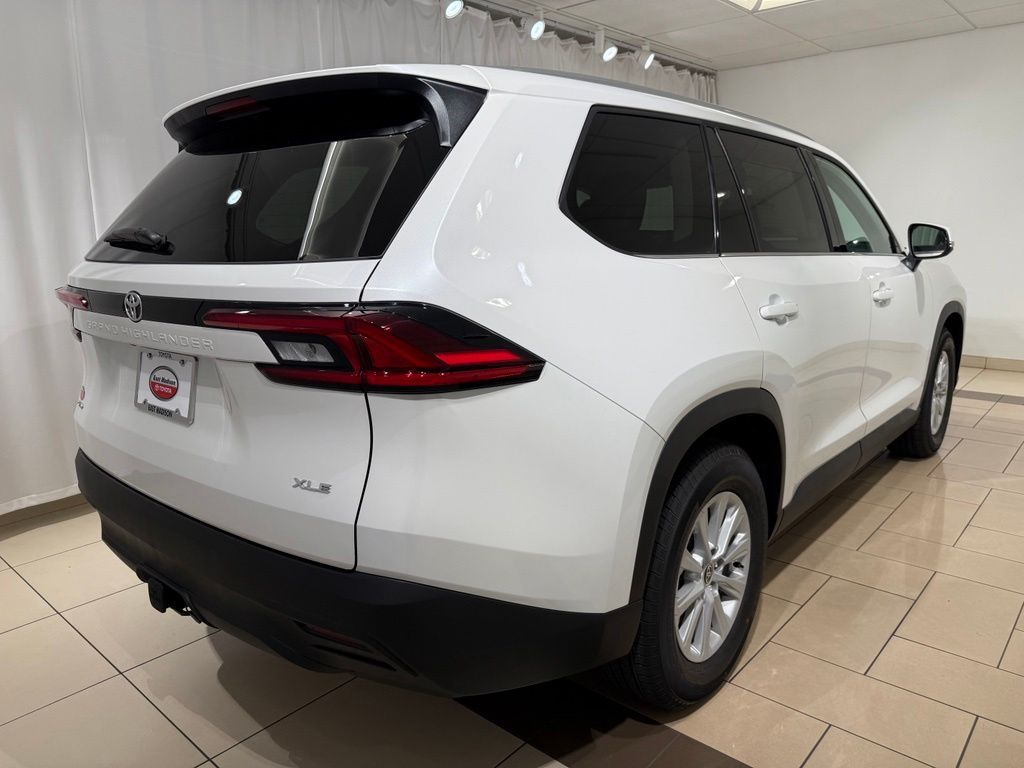 Thumbnail: 2026 Toyota Grand Highlander - 5
