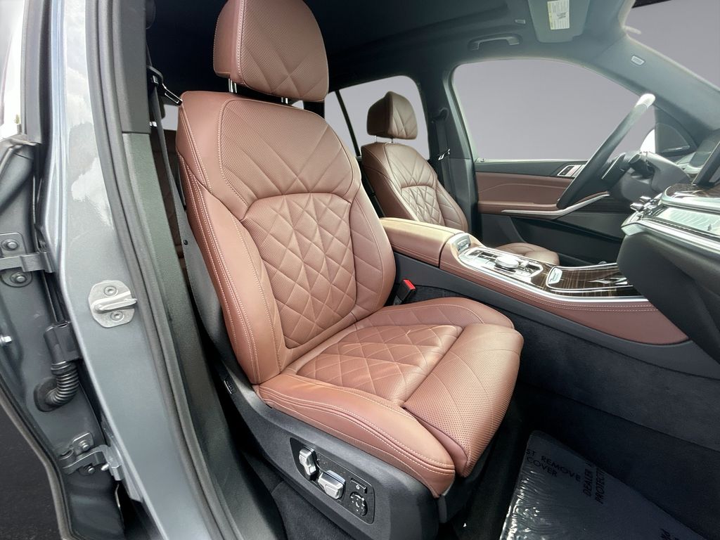 Thumbnail: 2025 BMW X5 - 16