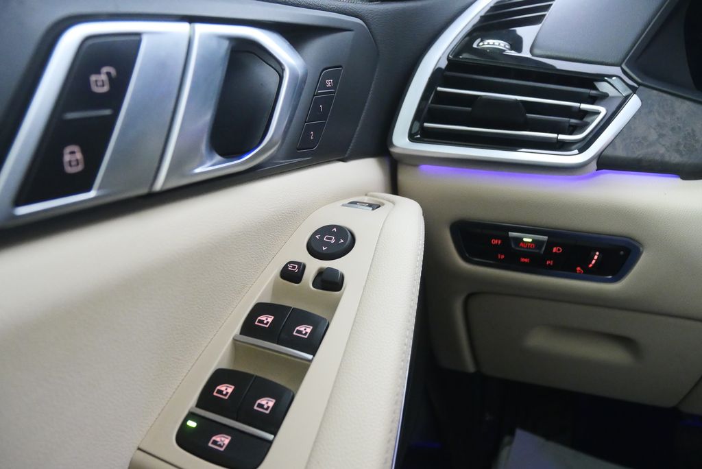 Thumbnail: 2022 BMW X5 - 18