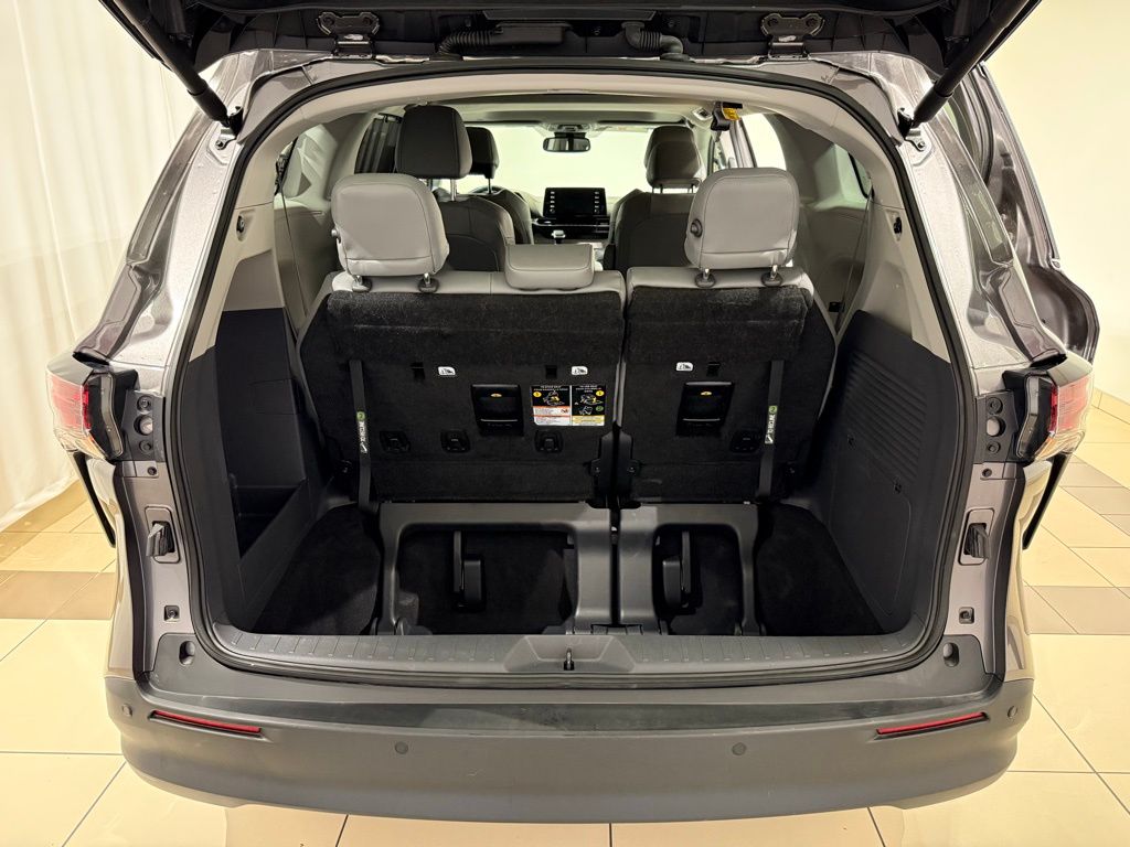 2024 Toyota Sienna XLE 11