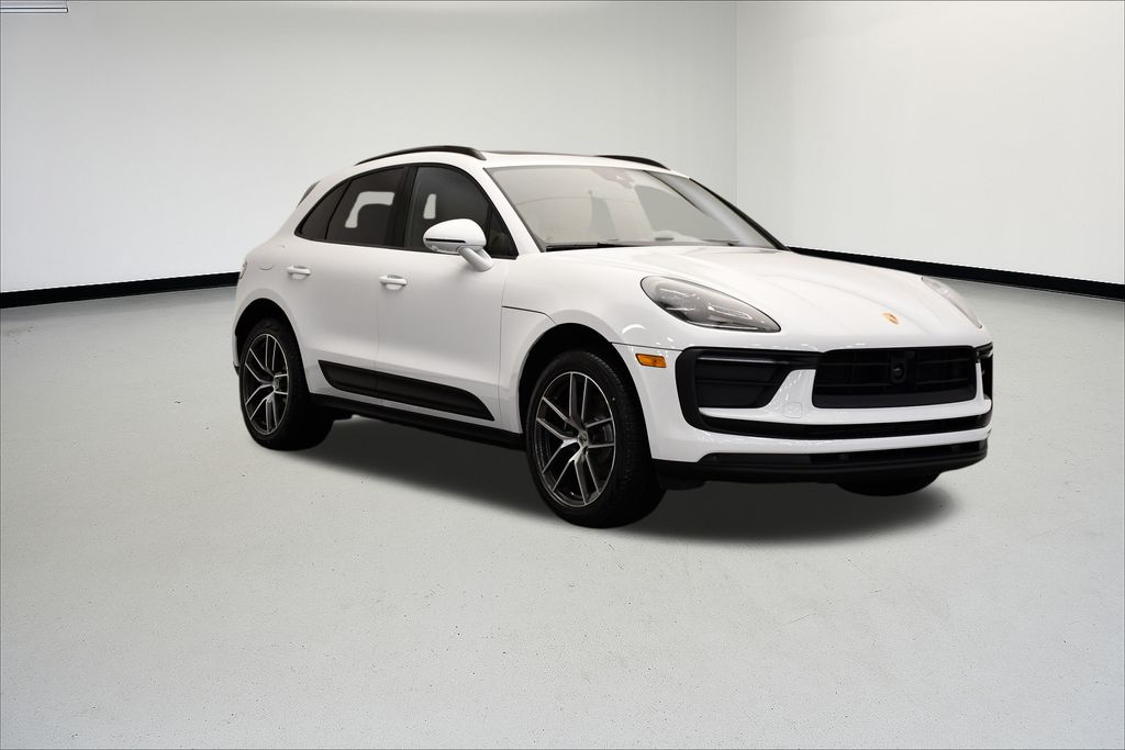 Thumbnail: 2025 Porsche Macan - 7