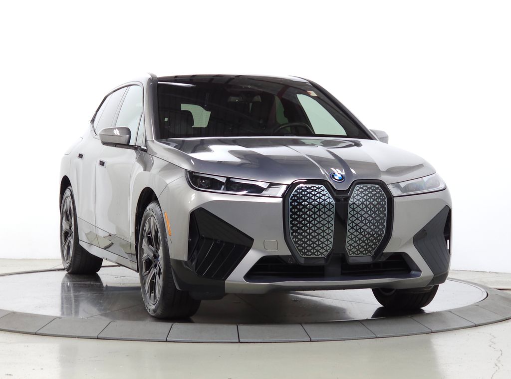 2024 BMW iX Gris (Oxide Gray Metallic) SUV/Crossover Tracción en las cuatro ruedas Automática