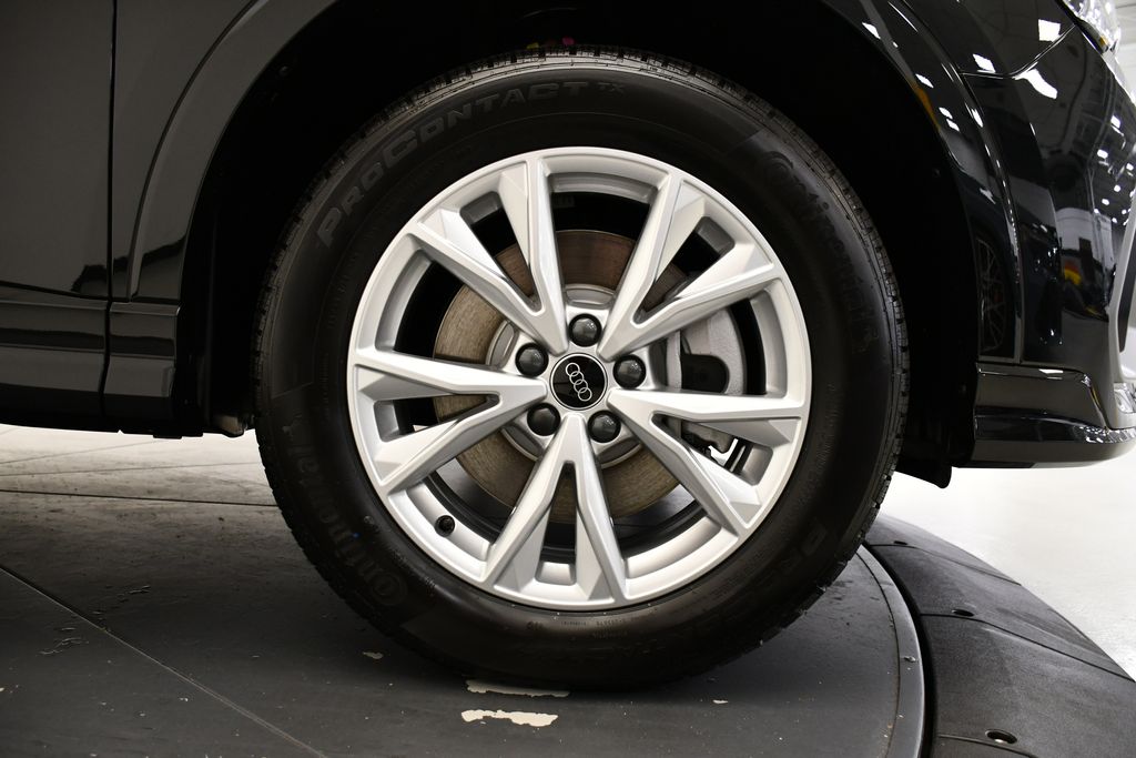 Thumbnail: 2025 Audi Q3 - 17