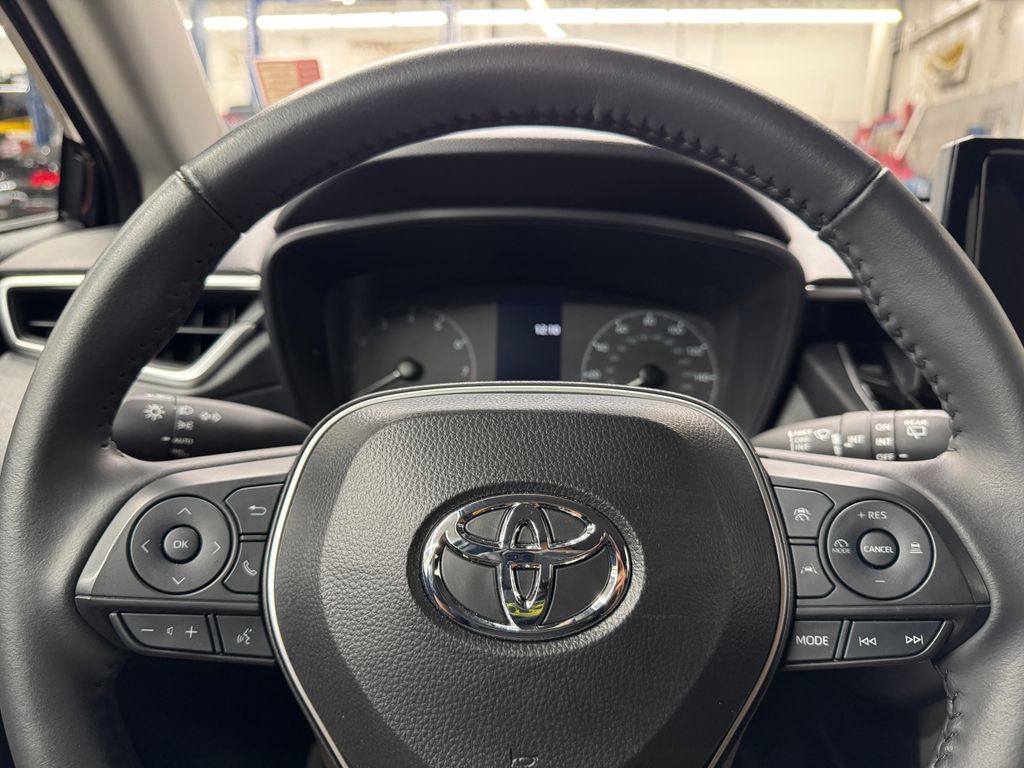 2024 Toyota Corolla Cross LE