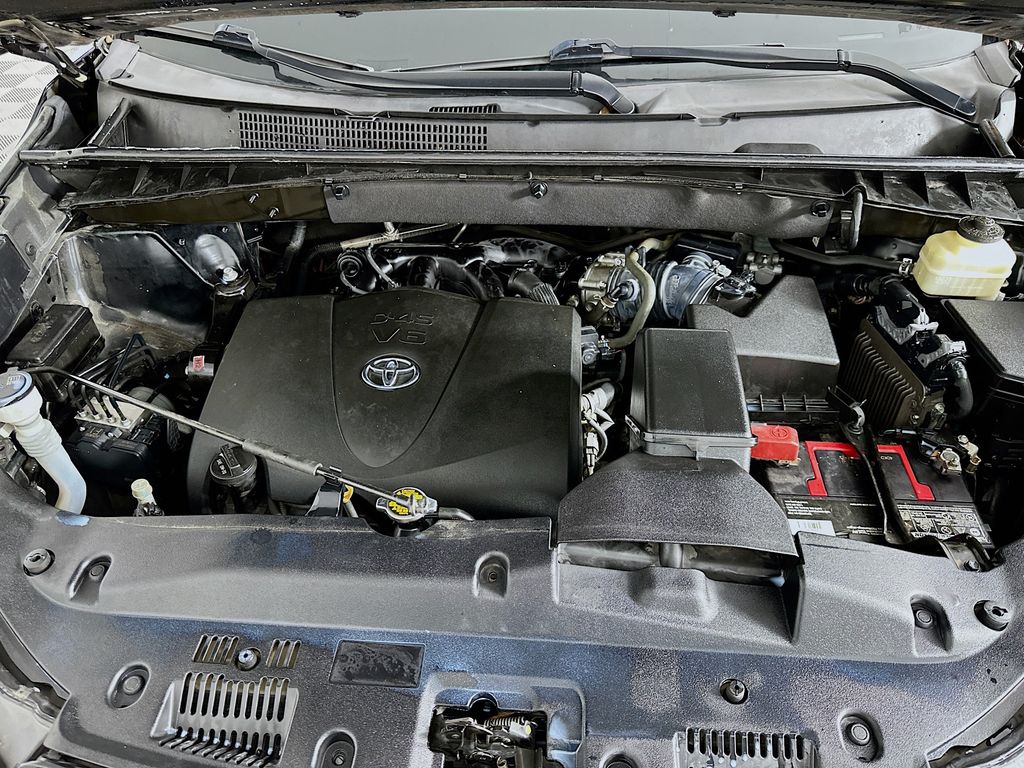 Thumbnail: 2017 Toyota Highlander - 32