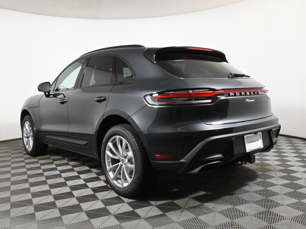 Thumbnail: 2025 Porsche Macan - 3