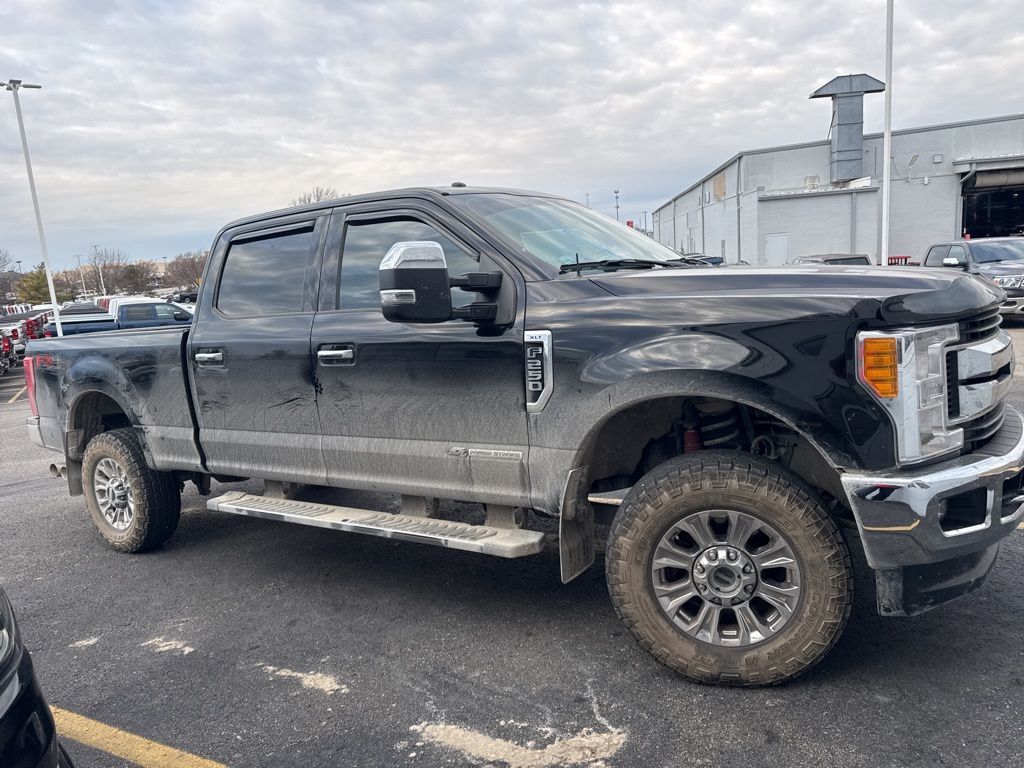 2017 Ford F-250SD XLT 2