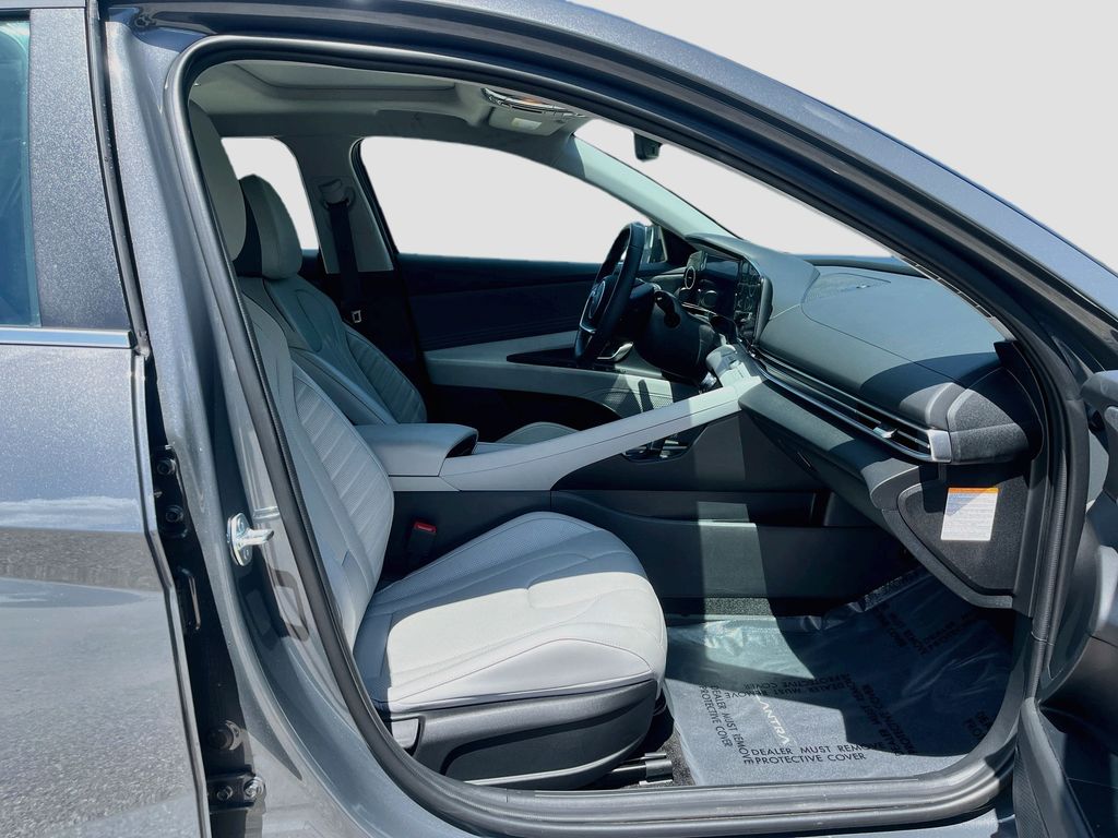 Used 2025 Gray Hyundai Limited image 29