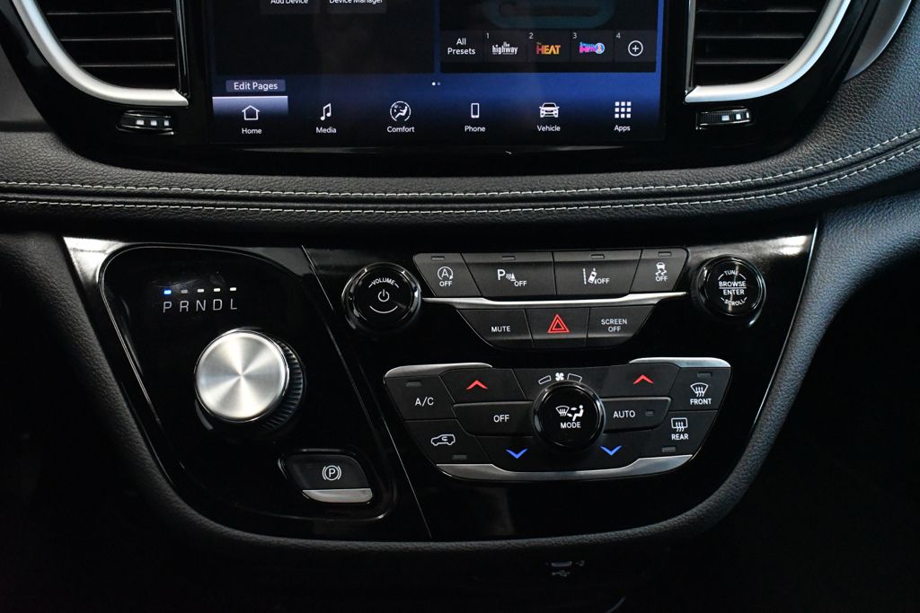 Used 2026 White Chrysler Select image 39