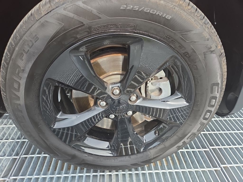 Used 2017 Red Jeep Sport image 8