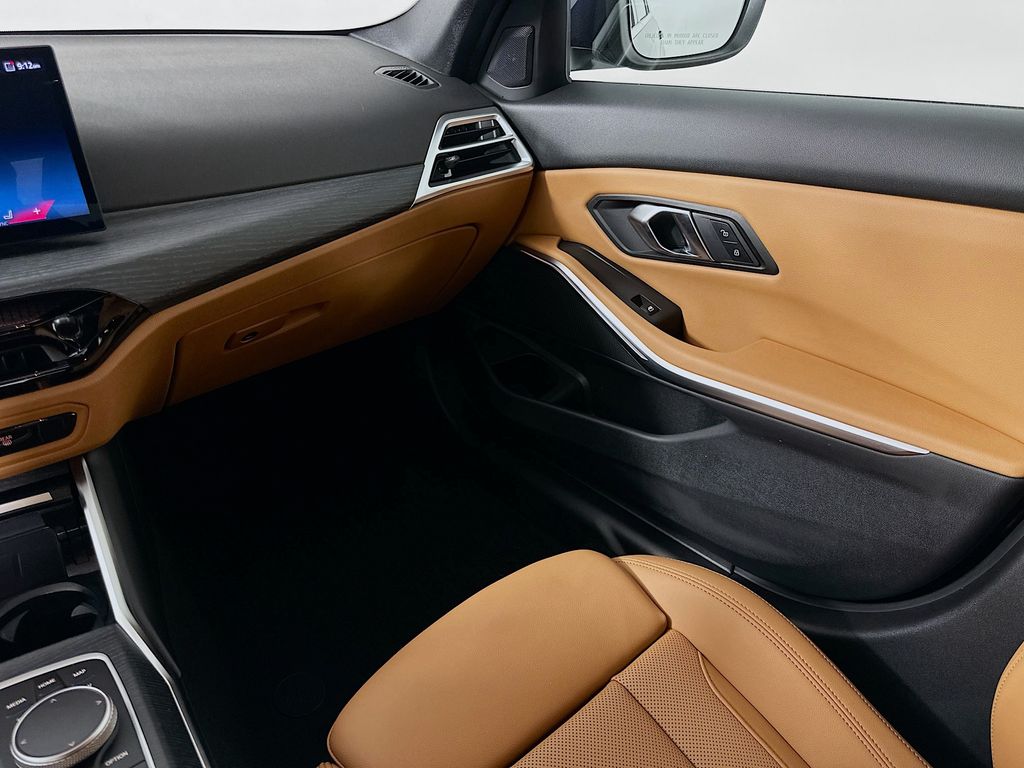 Thumbnail: 2025 BMW 3 Series - 24