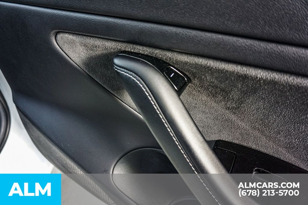 Used 2018  Tesla Long Range image 43