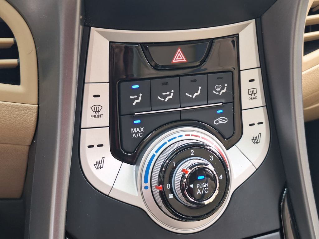 Thumbnail: 2013 Hyundai Elantra - 28