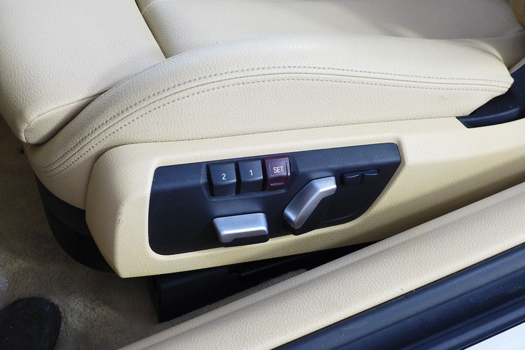 Thumbnail: 2016 BMW 4 Series - 24