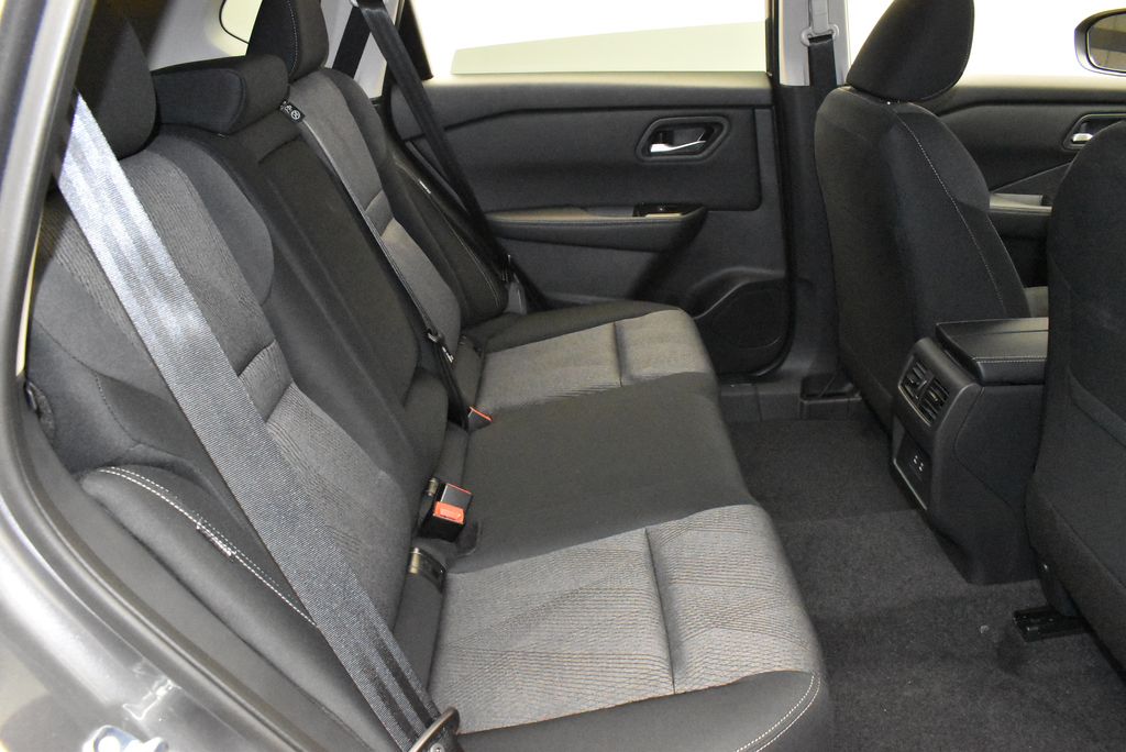 2025 Nissan Rogue SV 29